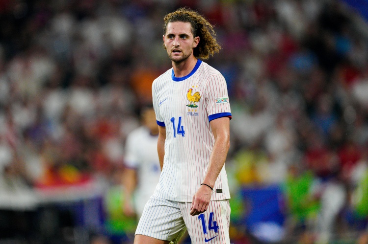 开云体育下载-德尚谈拉比奥特被巴黎球迷嘘：嘘国家队的球员是不可接受的